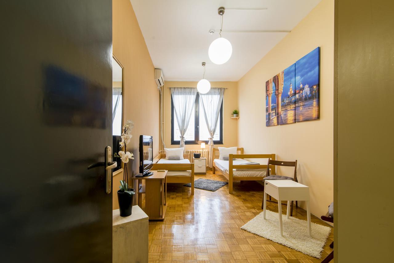 Guesthouse Fair ベオグラード エクステリア 写真