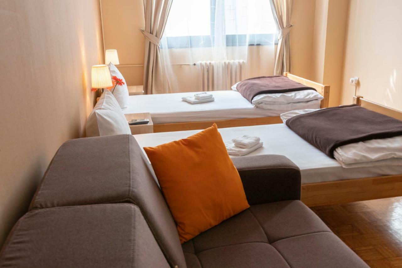 Guesthouse Fair ベオグラード エクステリア 写真