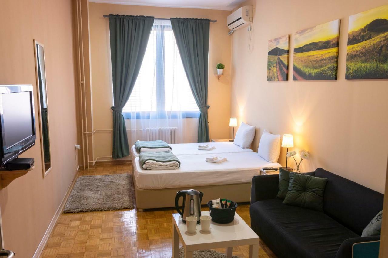 Guesthouse Fair ベオグラード エクステリア 写真